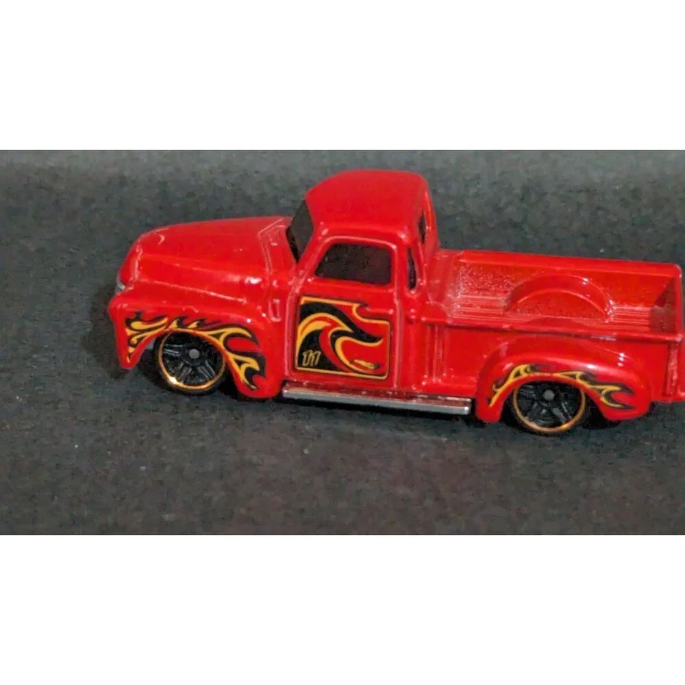 Red Hot Wheels Metal‎ Die-Cast Pickup Truck Toy With Flame Decals 2005 2014 3:
